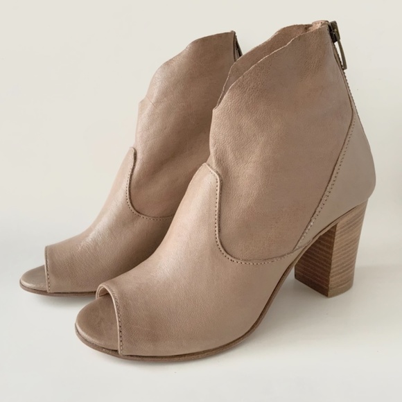 ITALY - Cordani Balero Peep Toe Block High Heel Ankle Bootie Taupe Leather Pumps - Picture 13 of 13